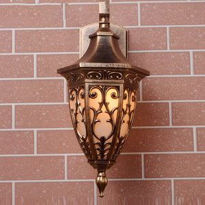 Lela Urn Shape Outdoor Wall Light - Vorrenne