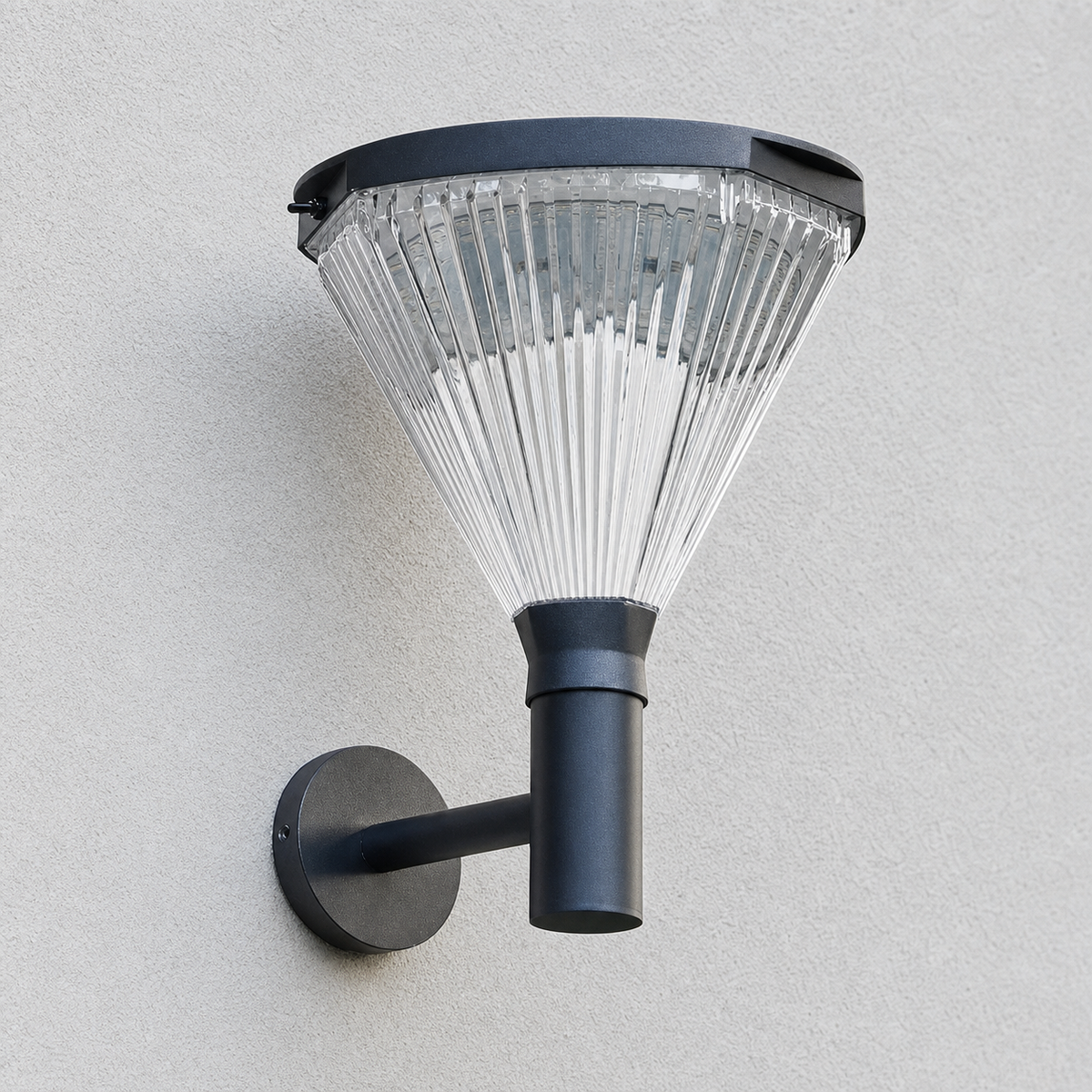 Cena Solar Cone Outdoor Wall Light - Vorrenne
