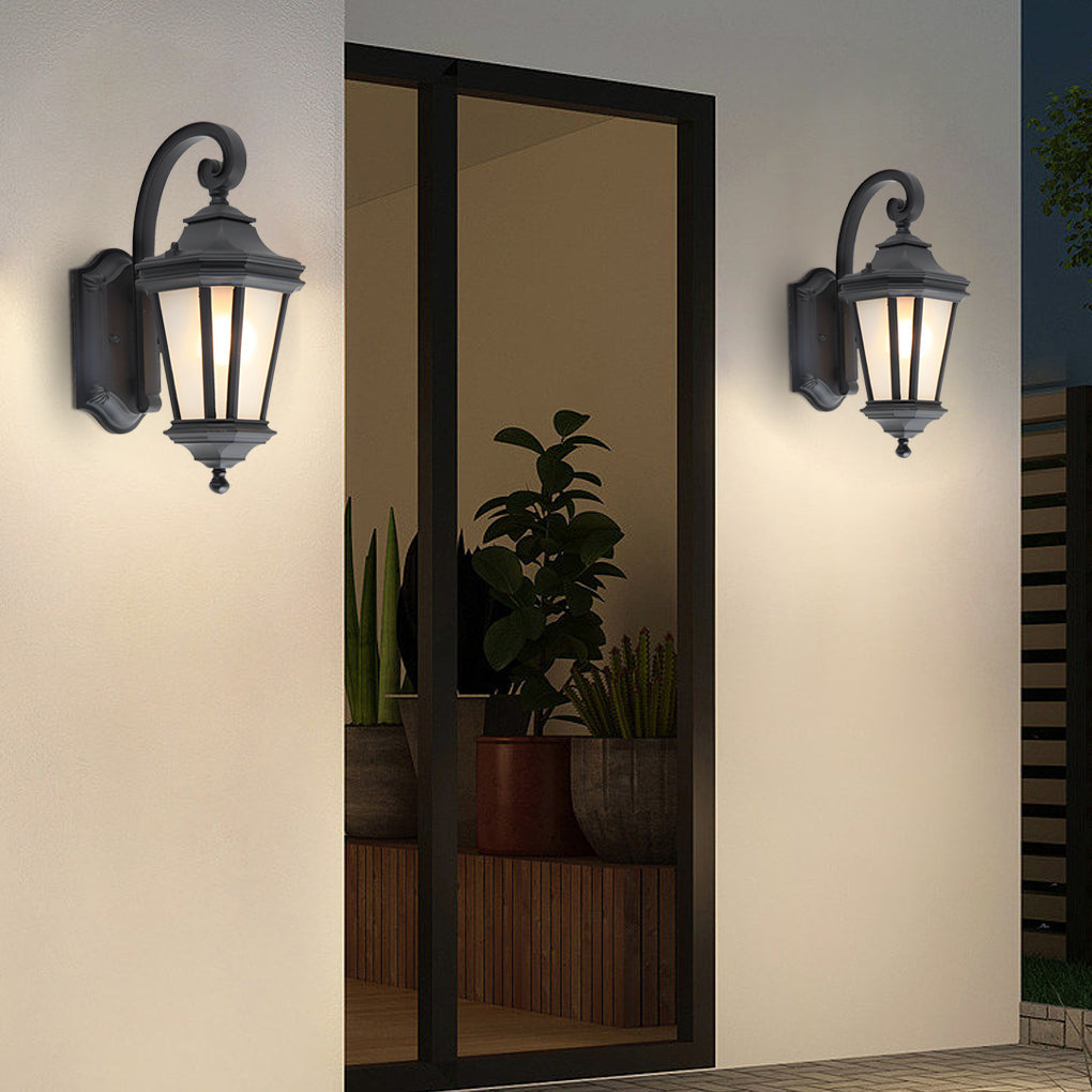 Sasi Curved Lantern Outdoor Wall Light - Vorrenne