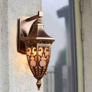 Lela Urn Shape Outdoor Wall Light - Vorrenne